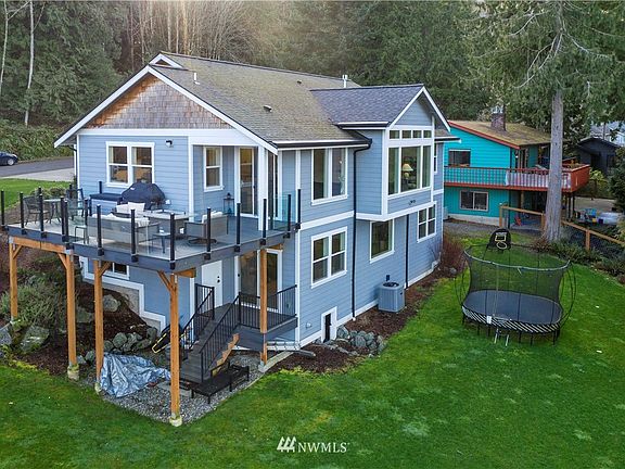 Double lot. Views from both levels. Irrigation system