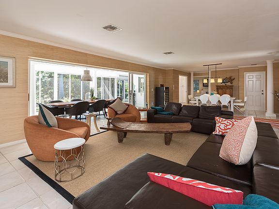 5th image of 544 Parkwood Ln