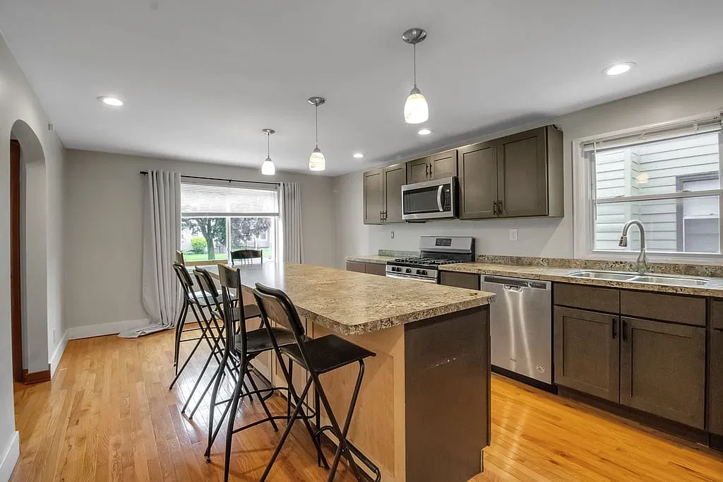 233 Highgate - 1 — Photo 2