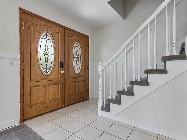616 Blue Spruce Ln — Photo 3