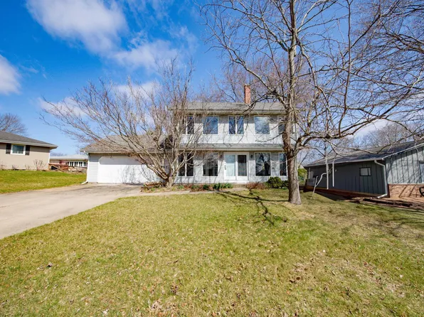 2918 Mackintosh Dr, Janesville, WI 53548