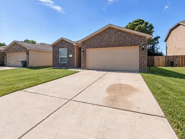 10627 Pine Landing Dr, Houston, TX 77088