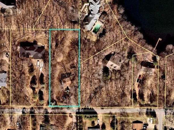 20020 Vine St, Shorewood, MN 55331