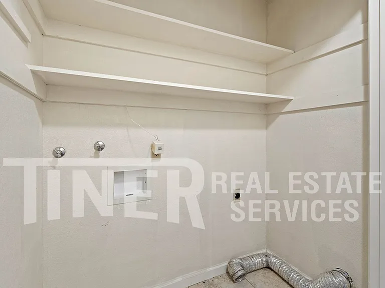 8 Saratoga Cir — Photo 21