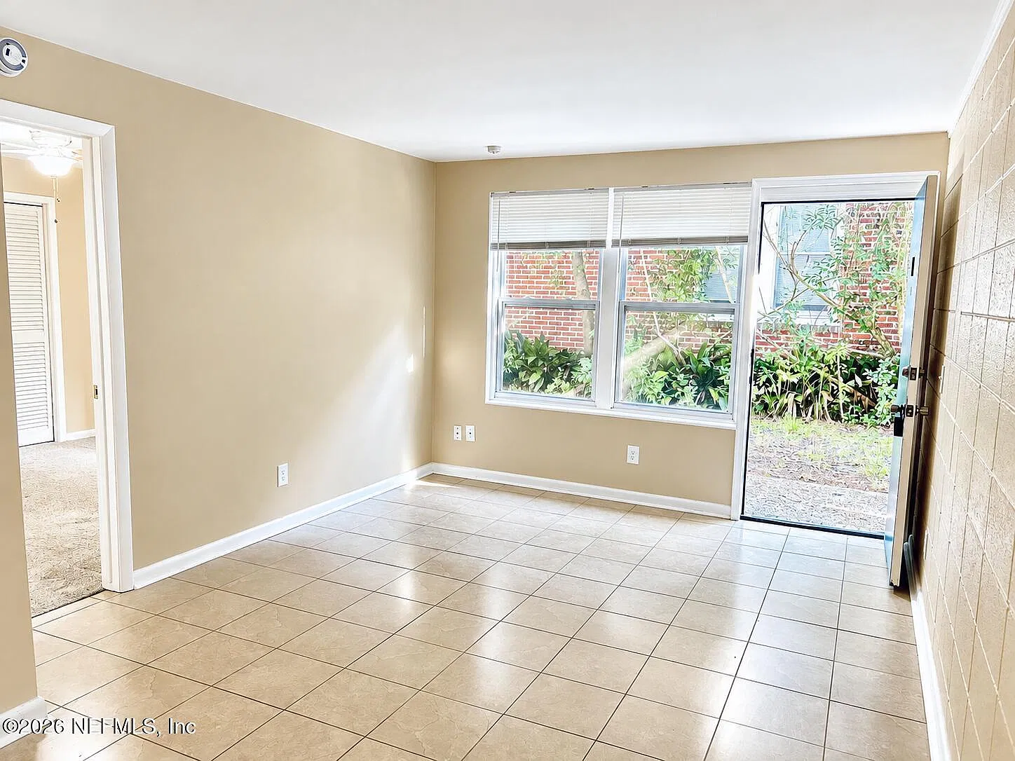 3212 Herschel St — Photo 4