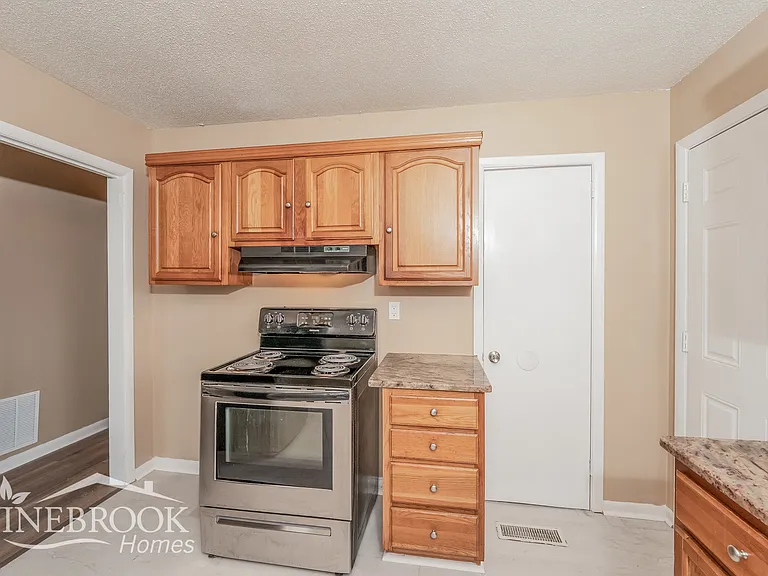 517 Harlem Ave — Photo 5