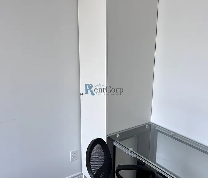 1903 King St N #2 — Photo 3