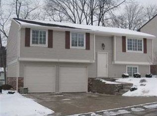 2892 Willowick Ct, Bridgeville, PA 15017