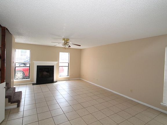 2nd image of 3405 Victoria Cir APT A