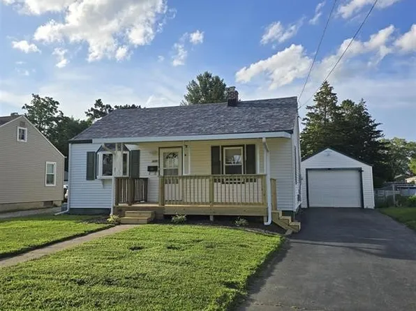 808 Renrose Ave, Loves Park, IL 61111