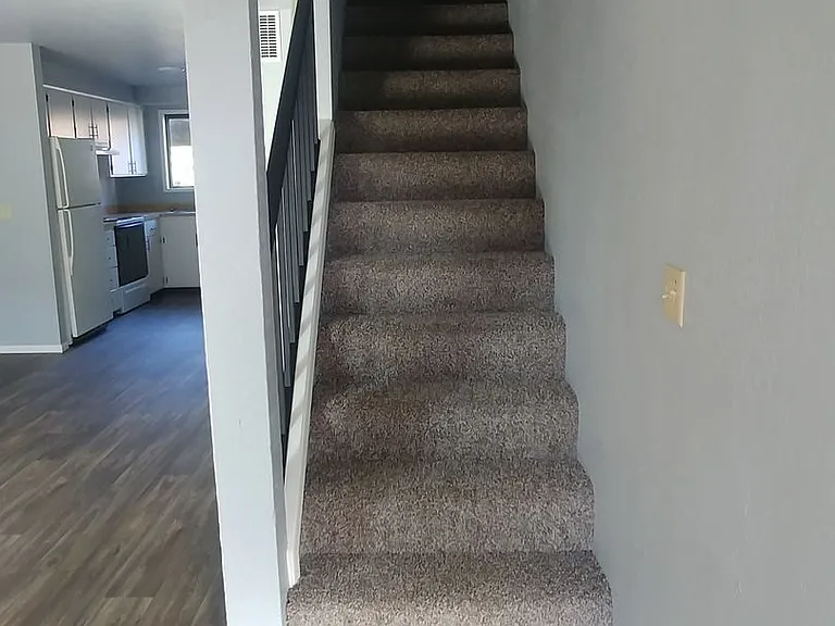 323 S 40th Pl #A — Photo 6