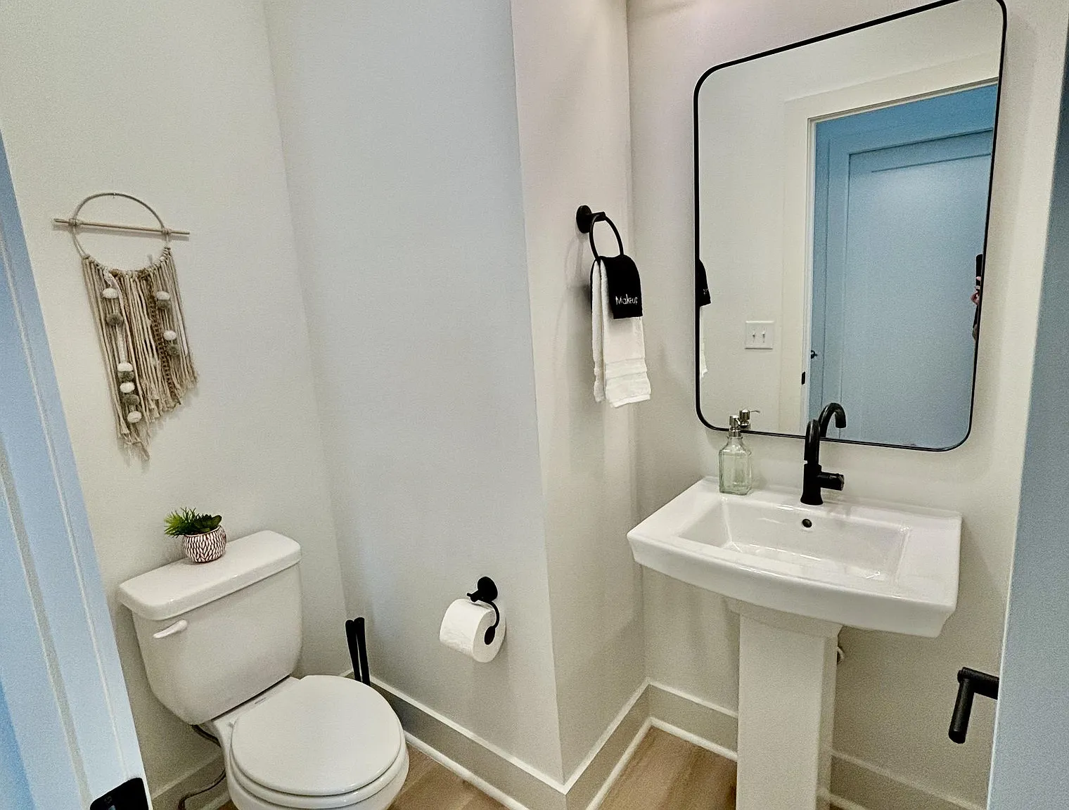 3 bed, 3.0 bath, 1851 sqft, $4,646 — Photo 4