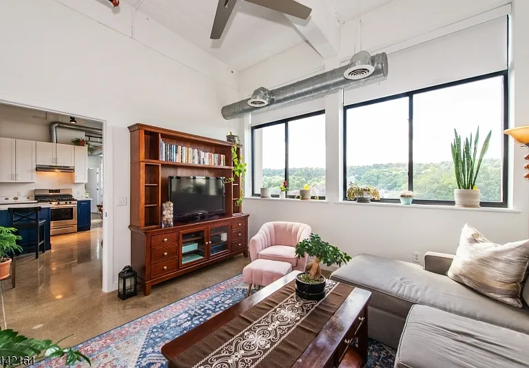 475 S Jefferson St #501 — Photo 10