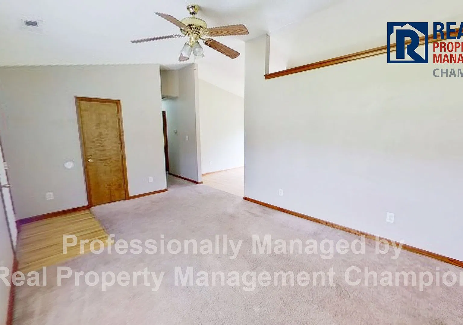 Charming home on Quiet Cul-de-Sac with Fully Fenced Backyard — Photo 4