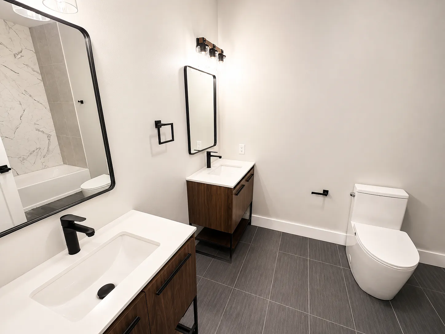 2 bed, 901 sqft, $2,225 — Photo 3