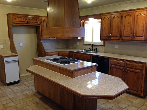 3rd image of 1108 Howard Dr