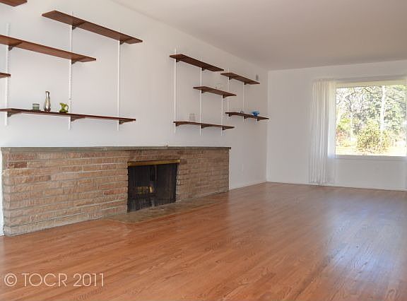 5th image of 6 Lynne Pl