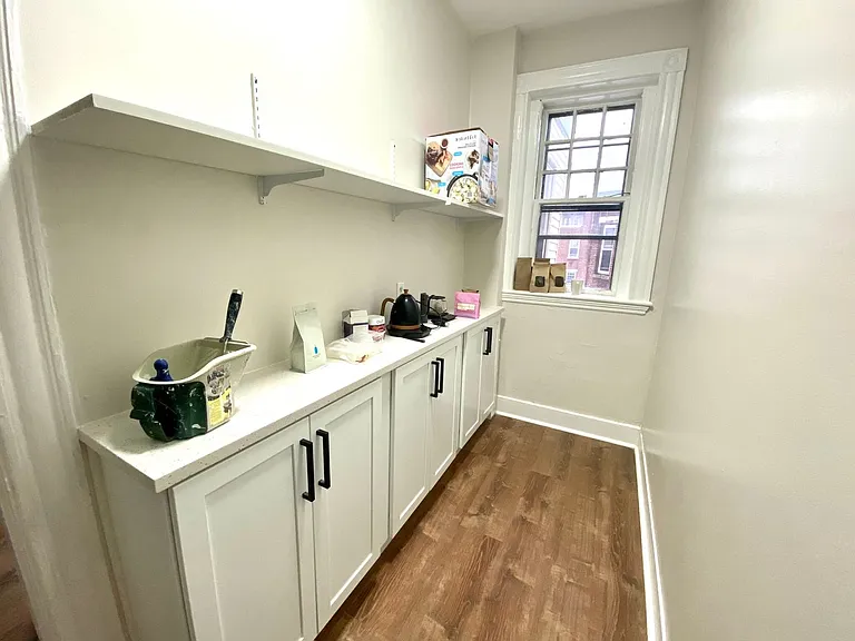 28 Glenville Ave #8 — Photo 14