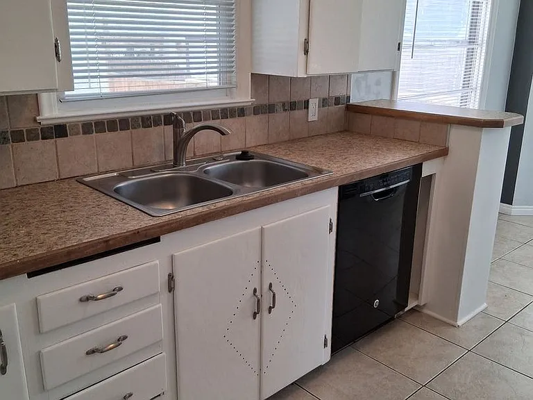535 Crescent Dr — Photo 4