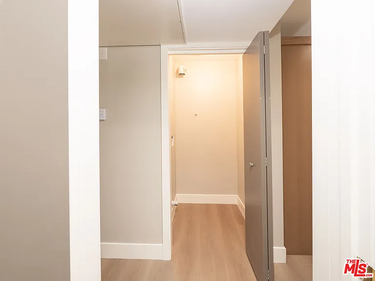 591 E 9th St #B — Photo 10