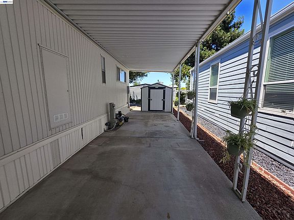 3rd image of 3231 Vineyard 142 #142