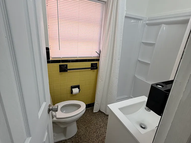 520 Sandra Ave — Photo 11