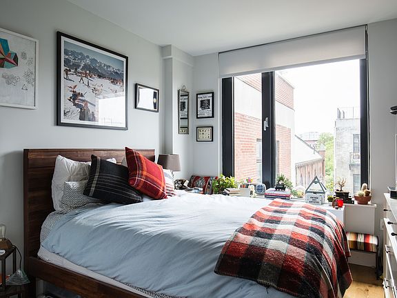 4th image of 670 Pacific St #819