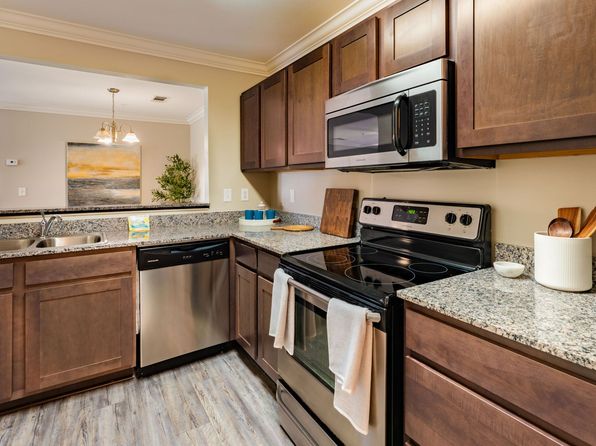 8275 Vincent Rd #702