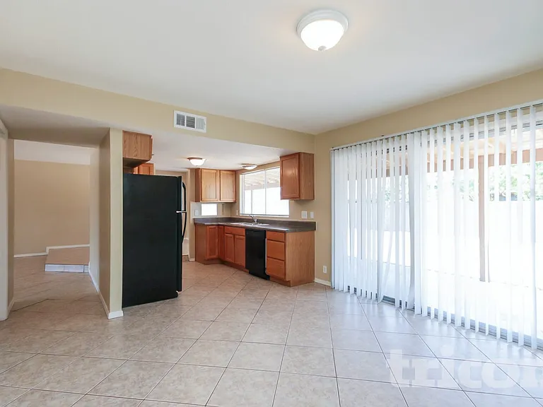 7334 W Carol Ave — Photo 7