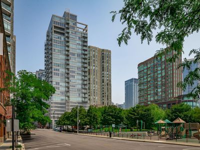 653 N Kingsbury St APT 2105, Chicago, IL, 60654
