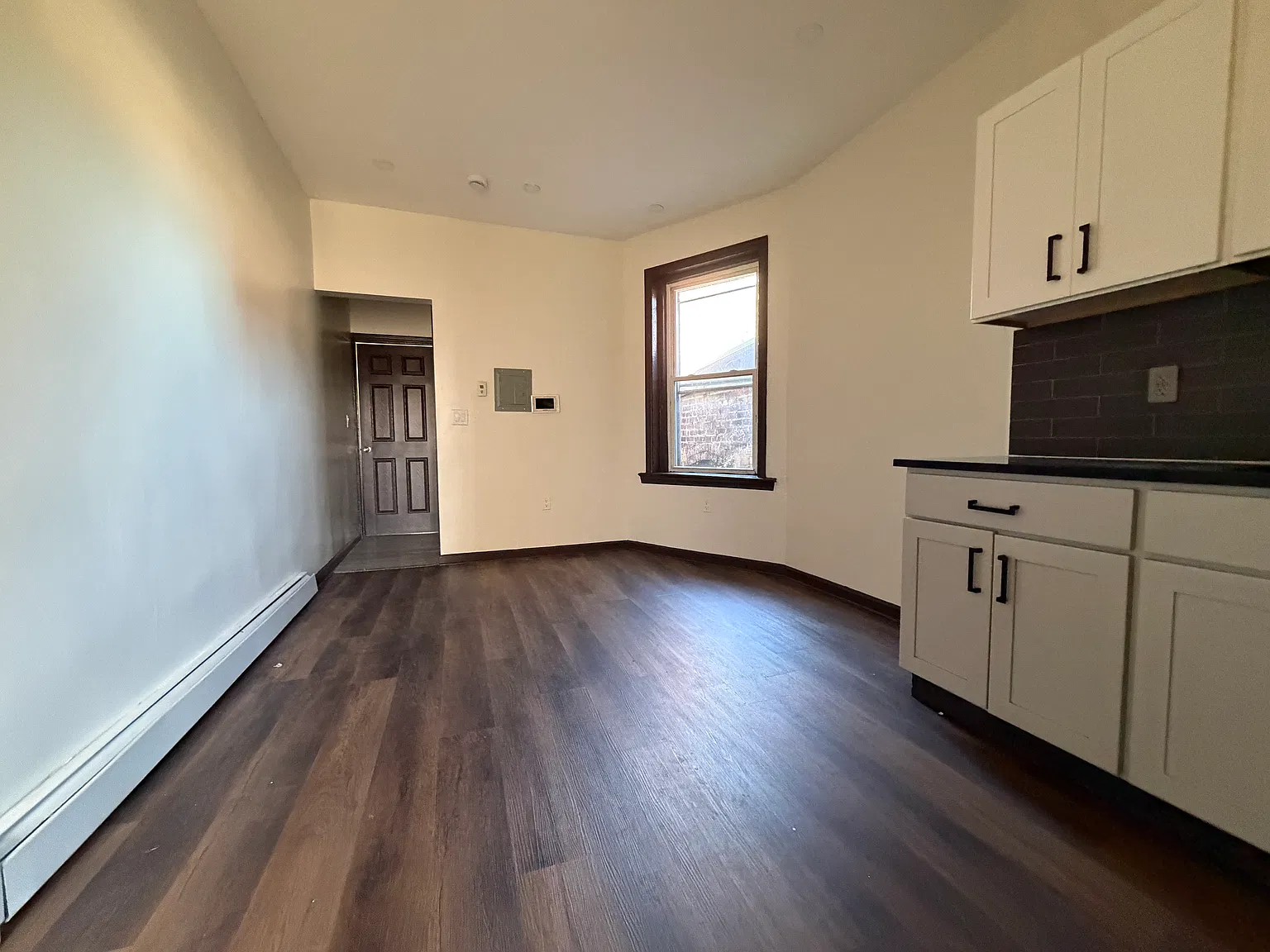 2 bed, 750 sqft, $1,850 — Photo 3