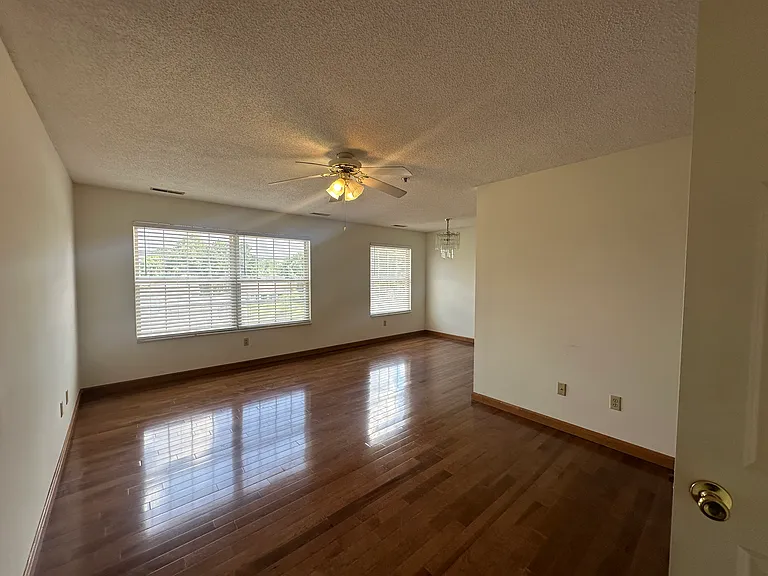 3209 Clement Ave #12 — Photo 2
