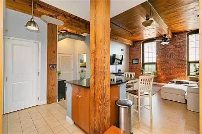 5th image of 404-251 Rocketts Way #404