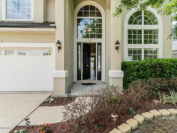 3rd image of 3679 Middlebrook Dr