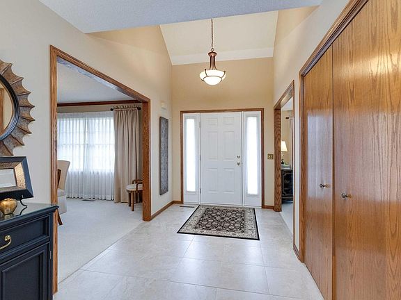 3rd image of 5085 Greystone Dr