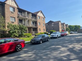 140 Devon Loop APT 10, Staten Island, NY 10314