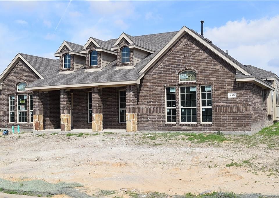 1st image of 225 Wellington Dr