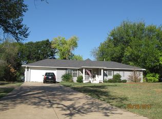 513 N Oakridge Dr, Edmond, OK 73034