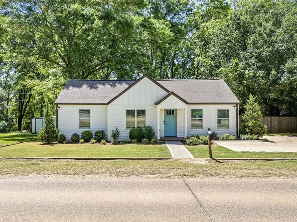 1207 Fitzpatrick Ave, Opelika, AL 36801