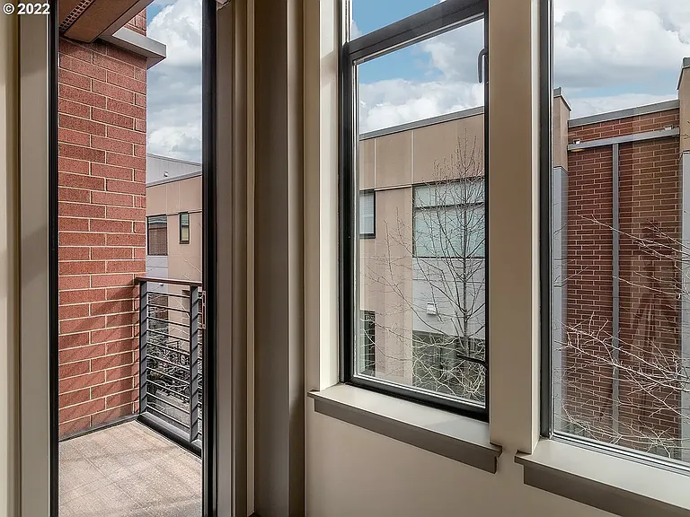 1726 NW Riverscape St — Photo 17