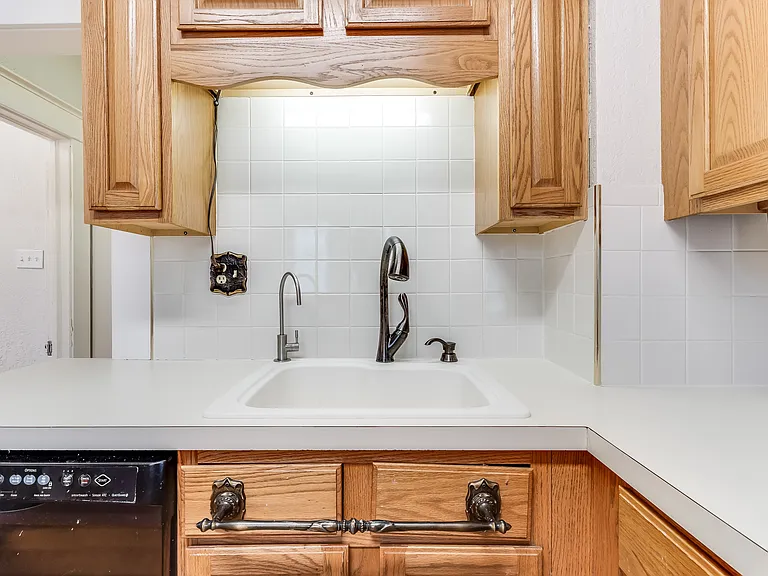122 S Belmont Ave — Photo 26