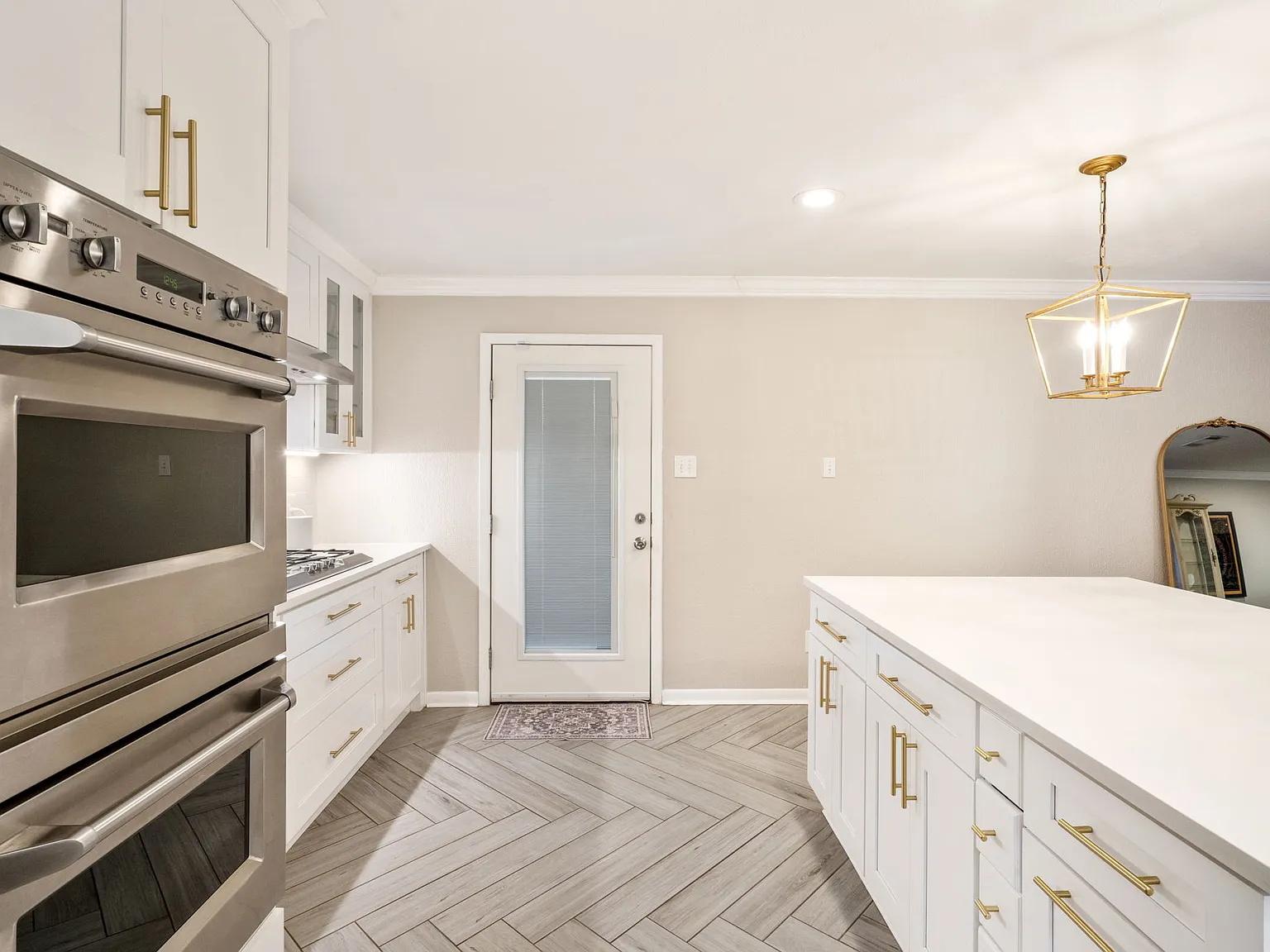 3 bed, 1476 sqft, $2,900 — Photo 4