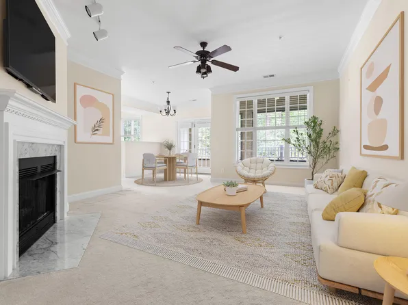 823 Providence Glen Dr, Chapel Hill, NC 27514
