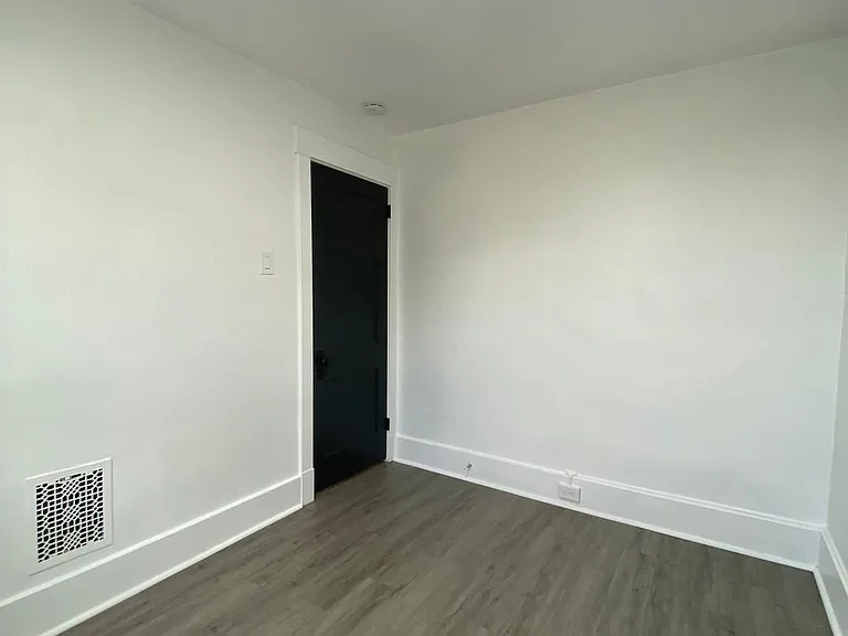 52 Amherst Ave — Photo 15