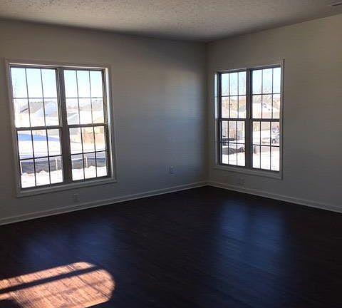 3rd image of 479 Estrella Dr
