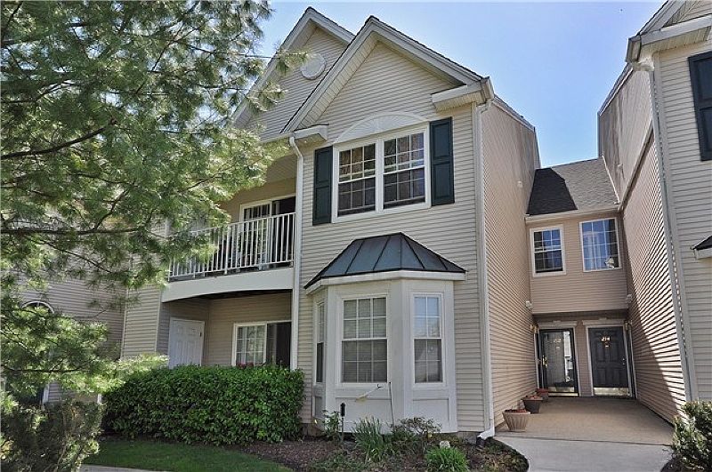 1st image of 212 Cambridge Court