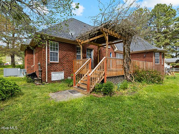4th image of 104 Little River Drive