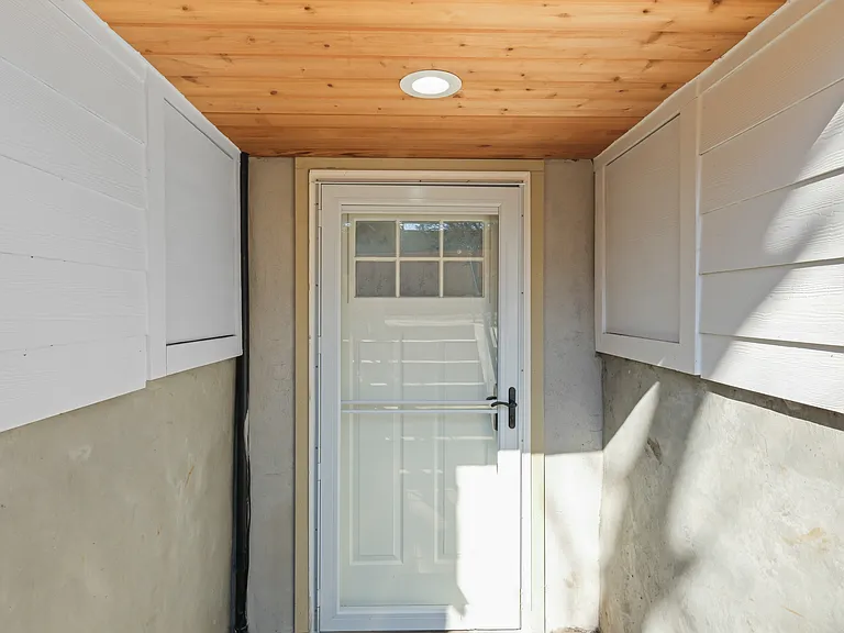 Lower Dr — Photo 12