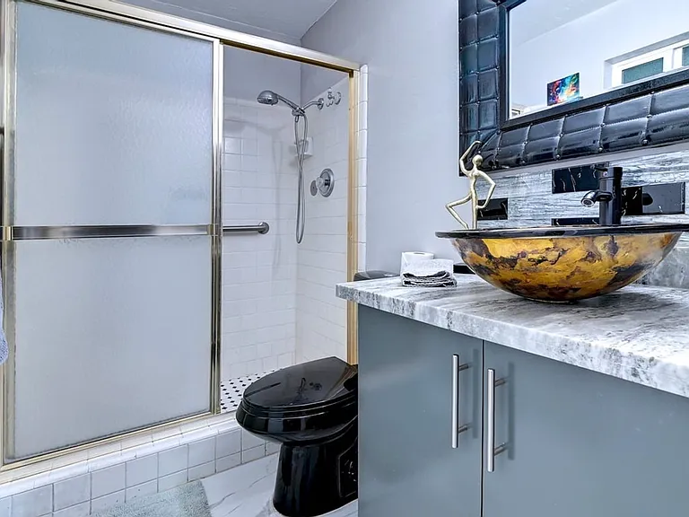 121 W Balboa Dr — Photo 26