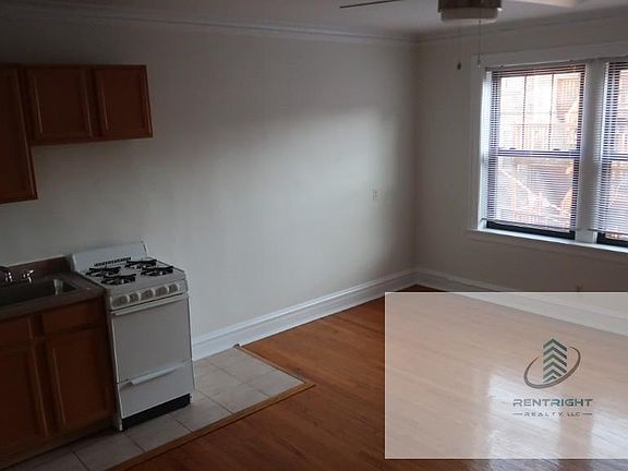 2nd image of 1712-20 W Albion Ave #1716-3H
